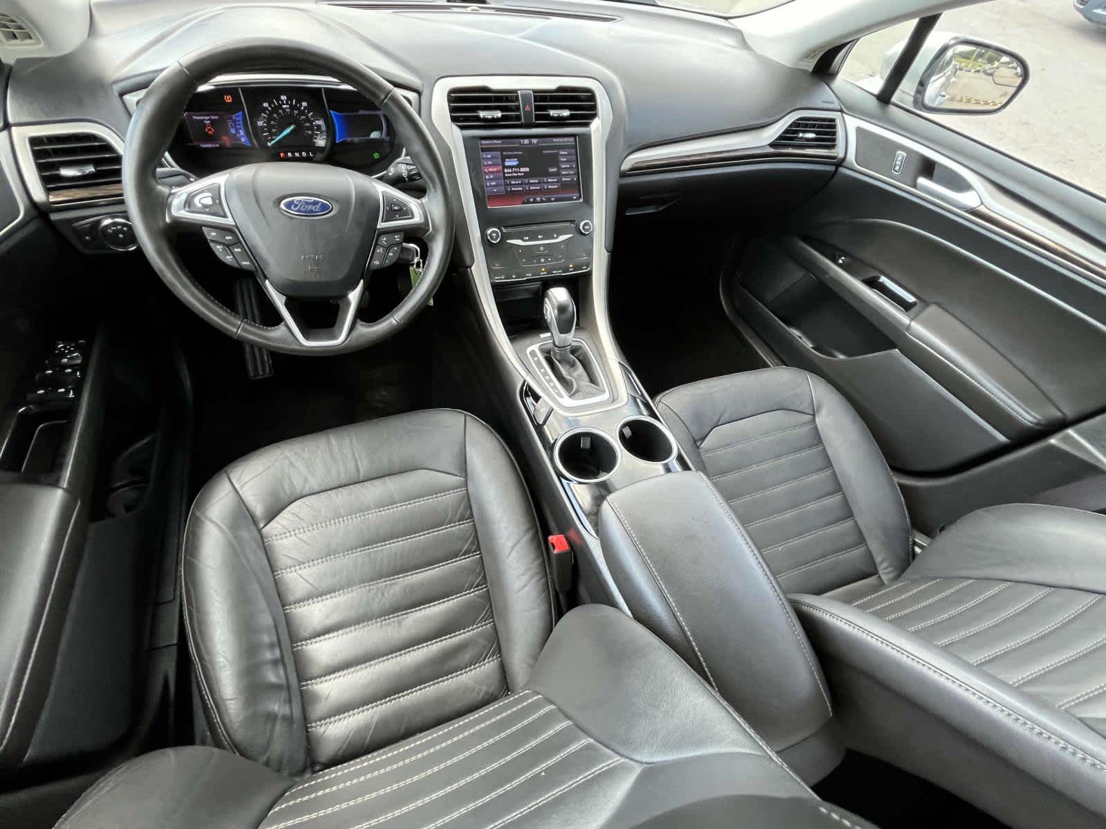 2013 Ford Fusion SE Hybrid 12