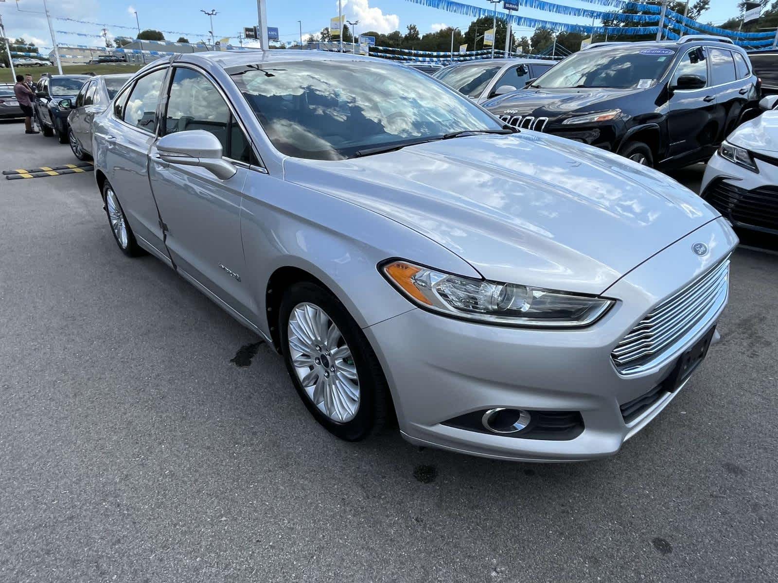 2013 Ford Fusion SE Hybrid 2