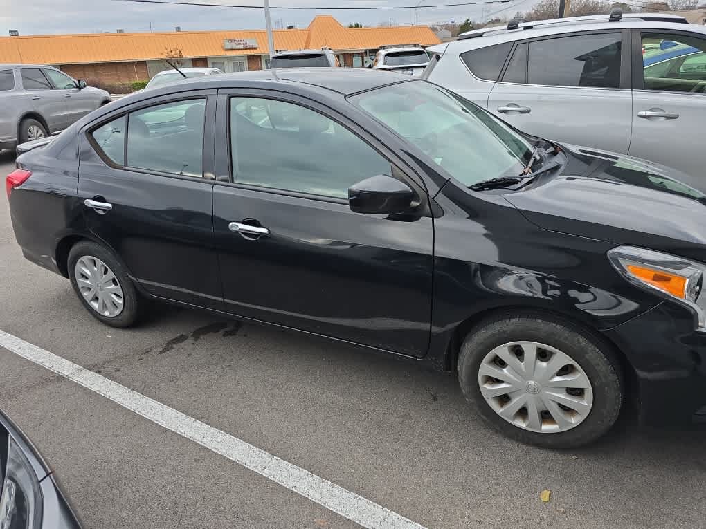 2017 Nissan Versa S 2