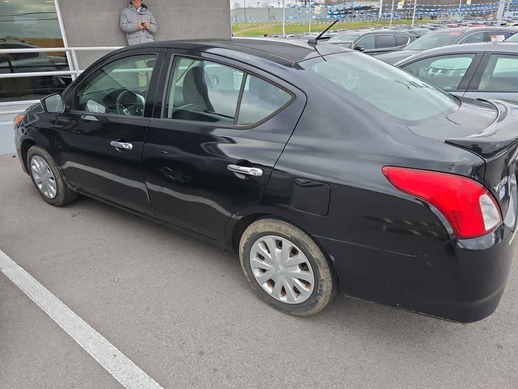 2017 Nissan Versa S 4