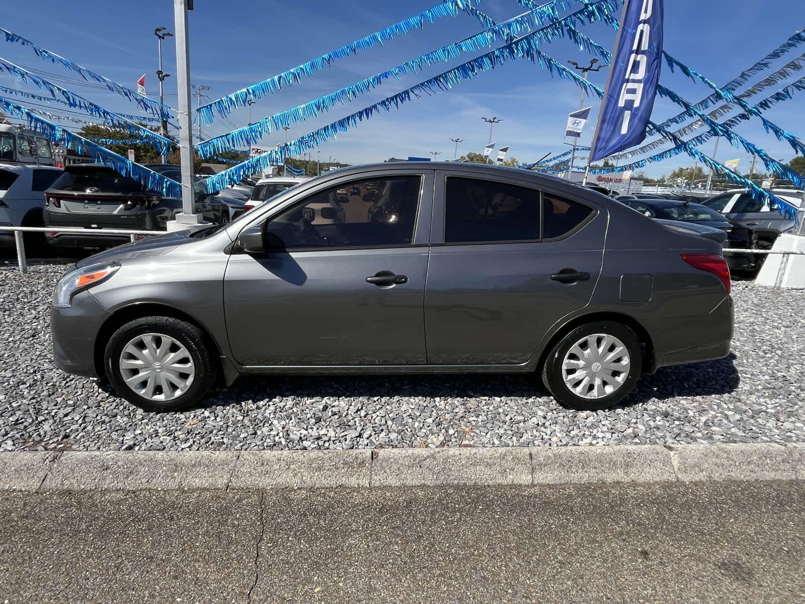 2016 Nissan Versa S Plus 5