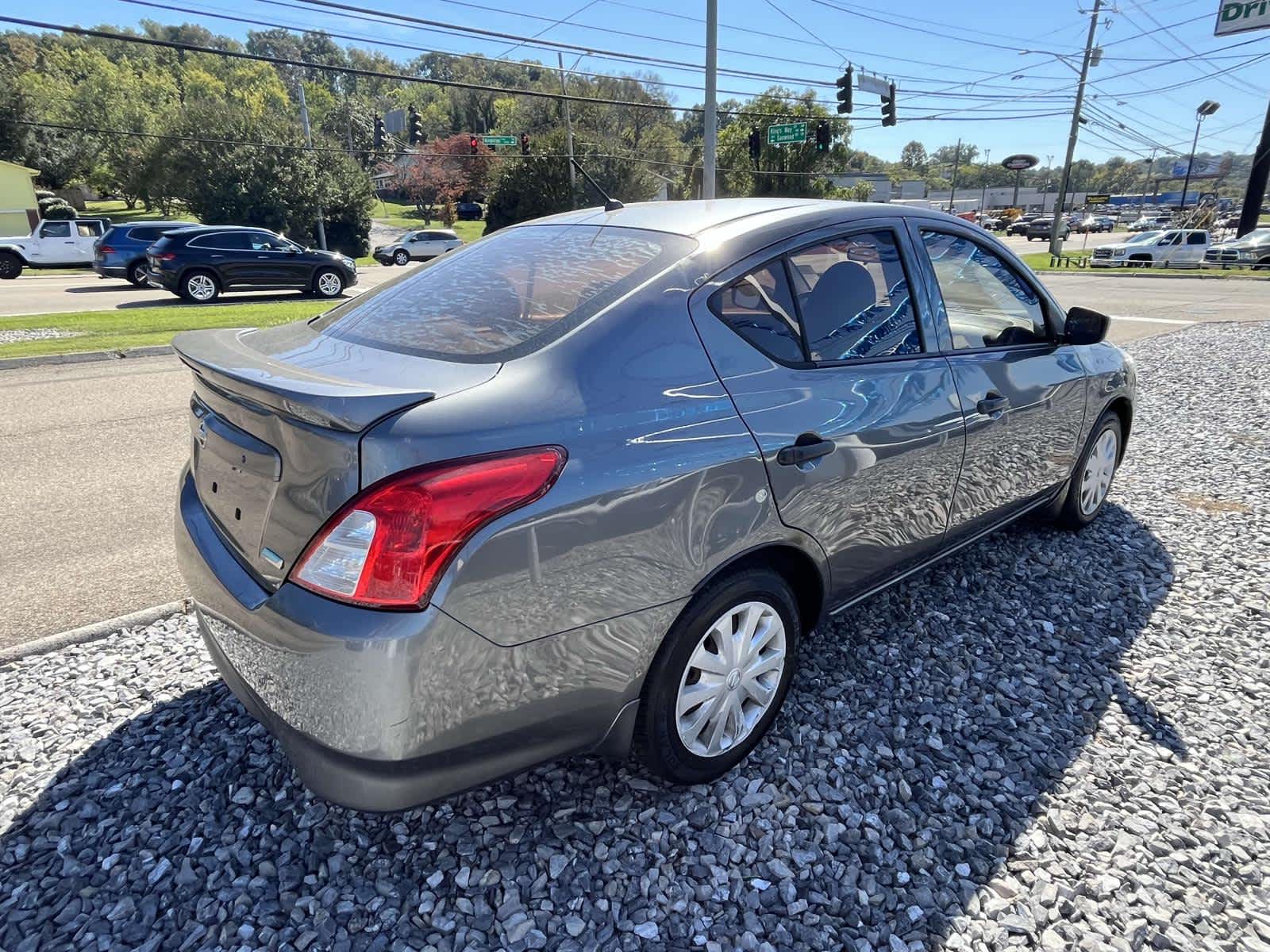 2016 Nissan Versa S Plus 8