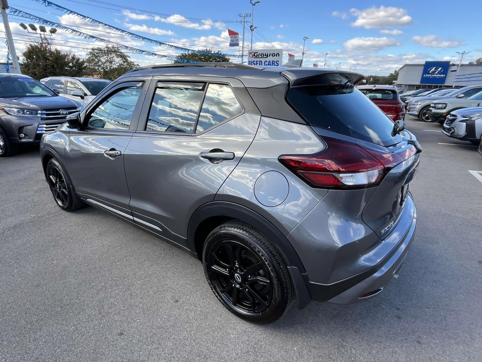 2024 Nissan Kicks SR 6