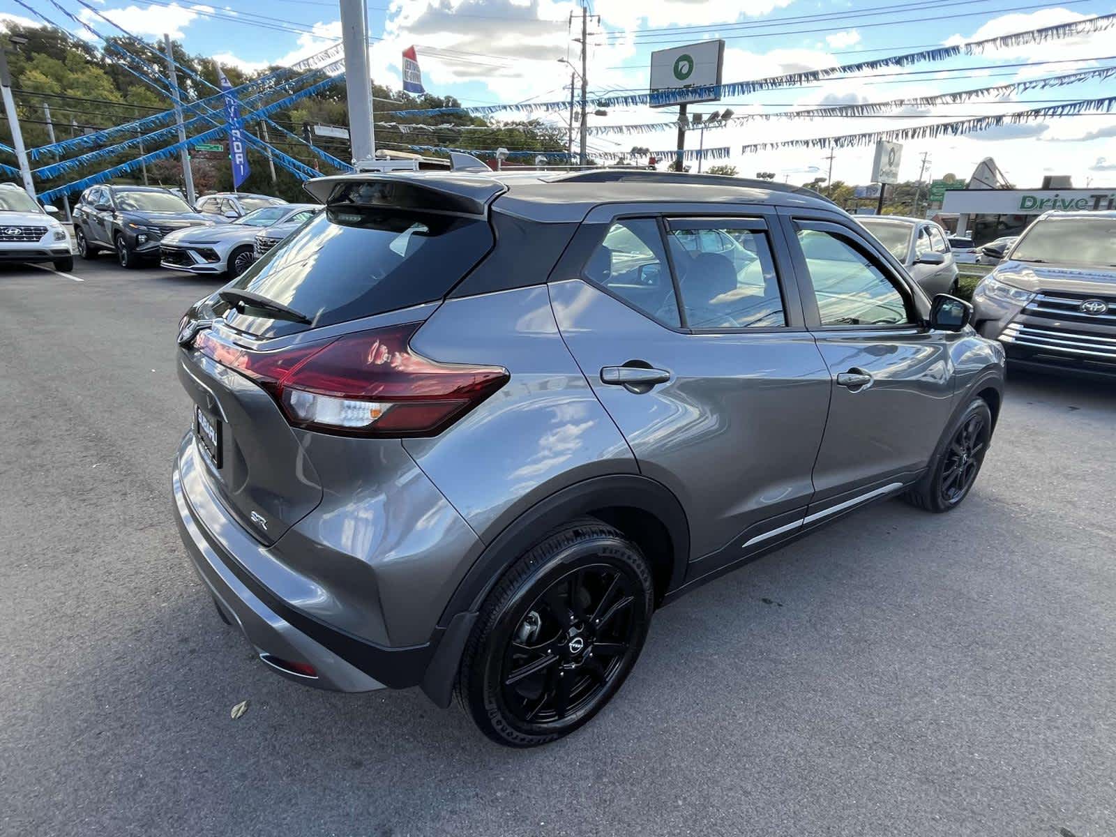 2024 Nissan Kicks SR 8