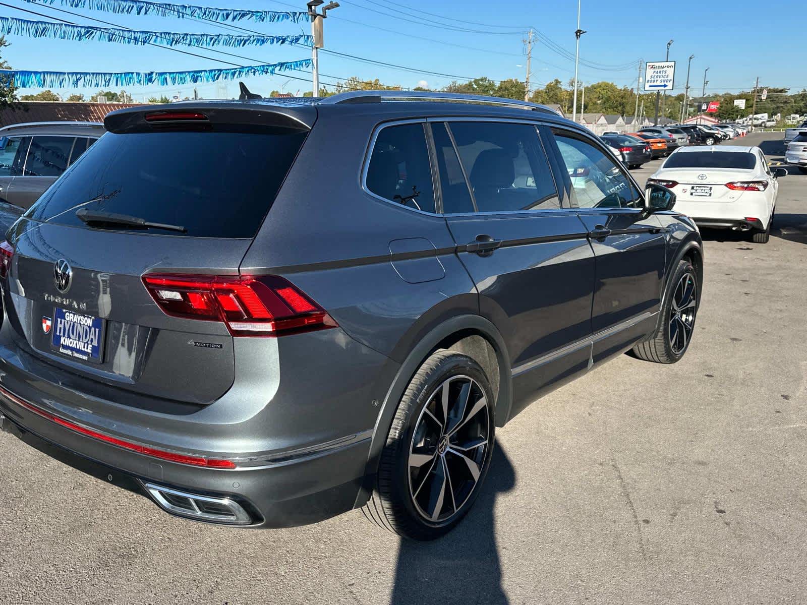 2022 Volkswagen Tiguan SEL R-Line 8