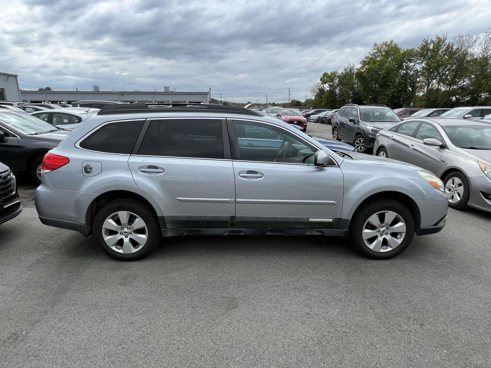 2012 Subaru Outback 2.5i Limited 4