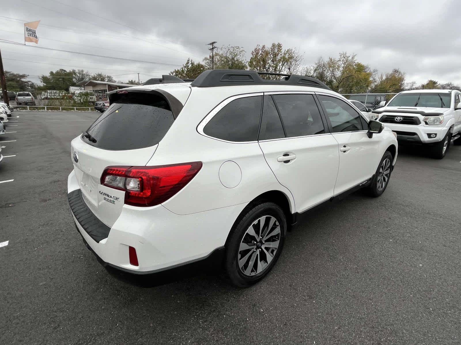 2017 Subaru Outback Limited 8