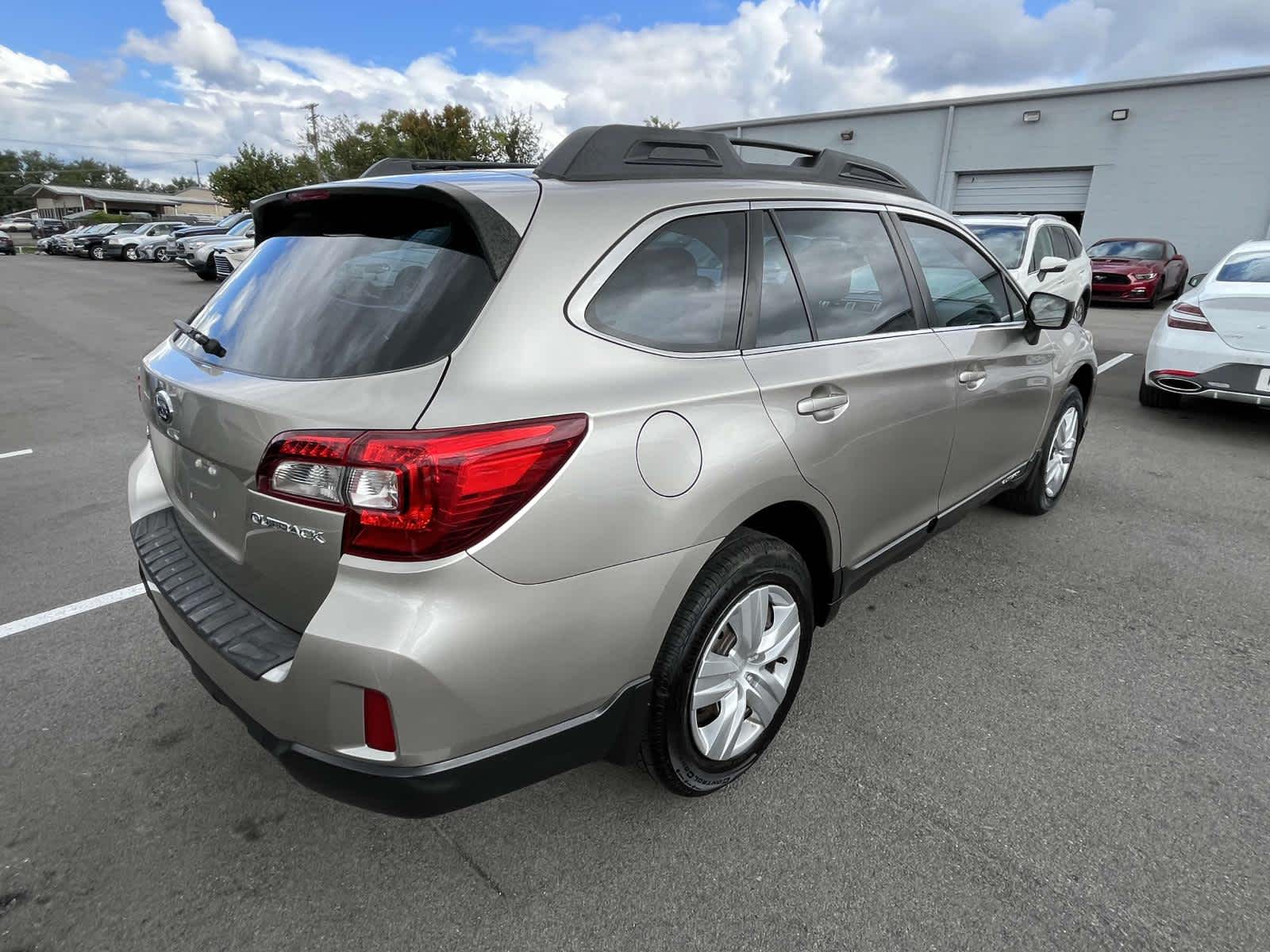 2015 Subaru Outback 2.5i 8