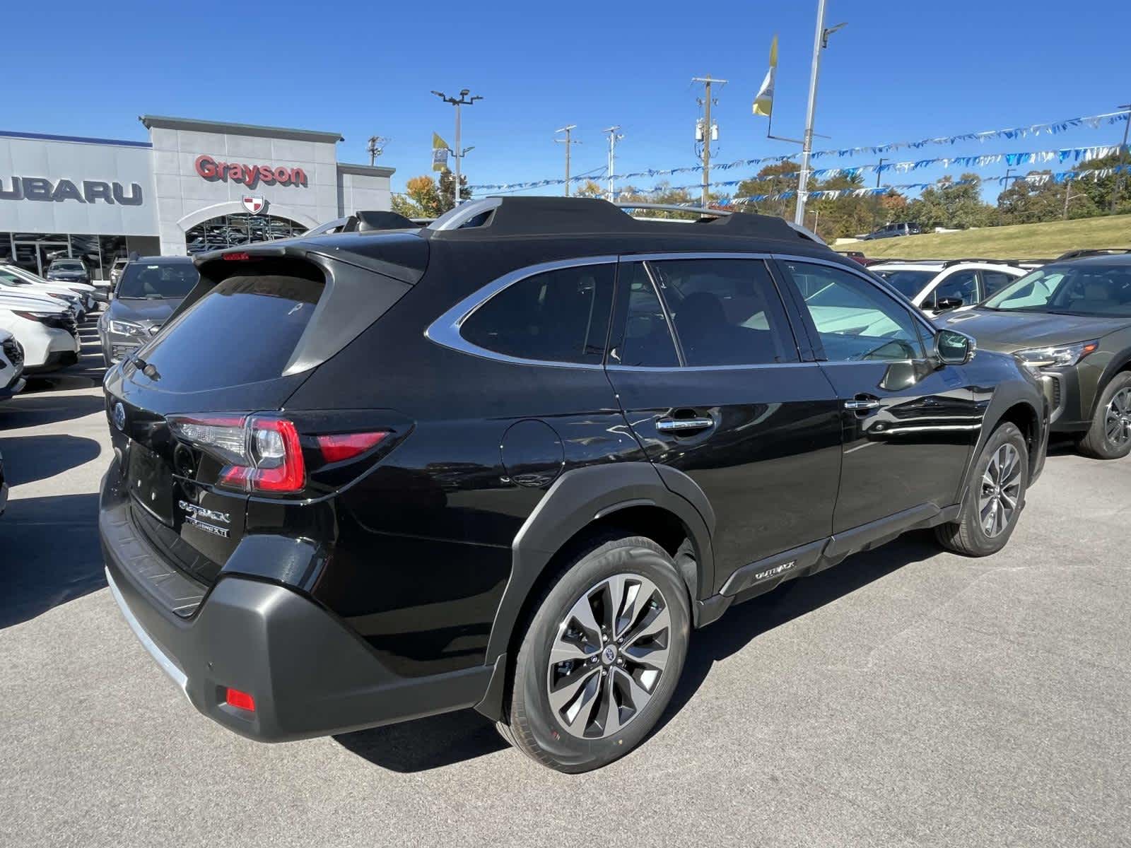 2025 Subaru Outback Touring XT 8