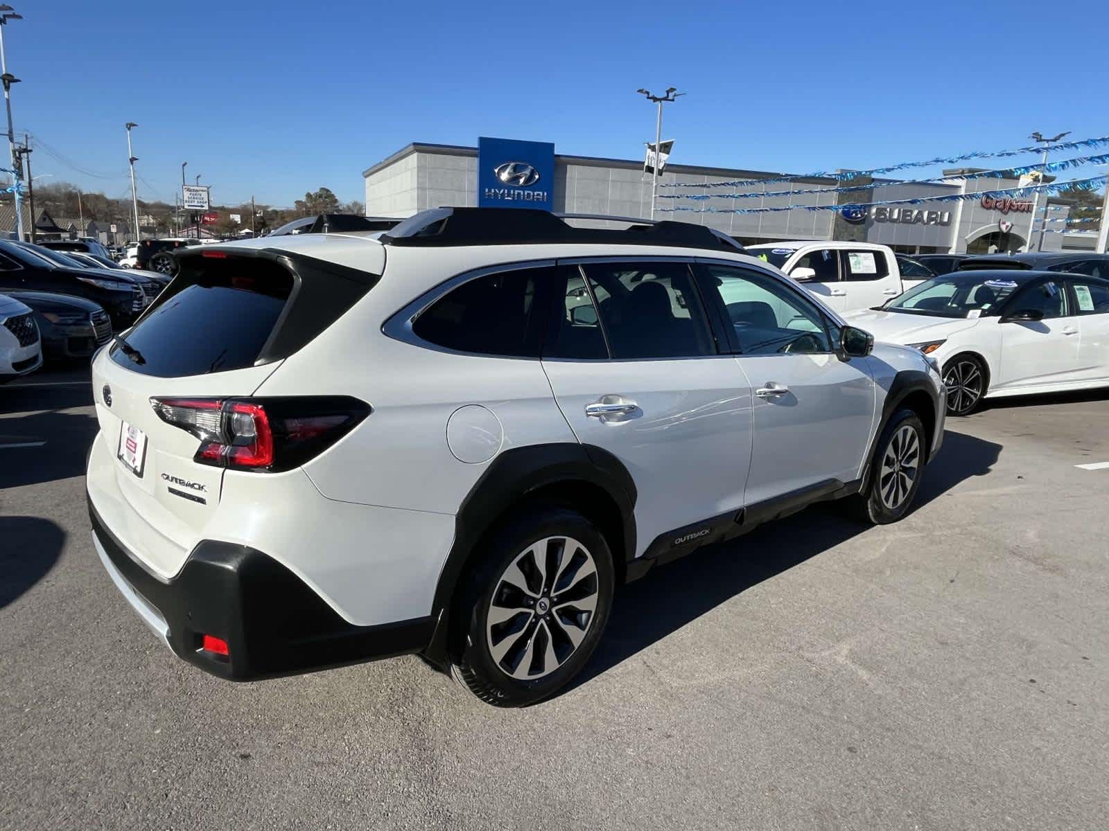 2023 Subaru Outback Touring XT 8