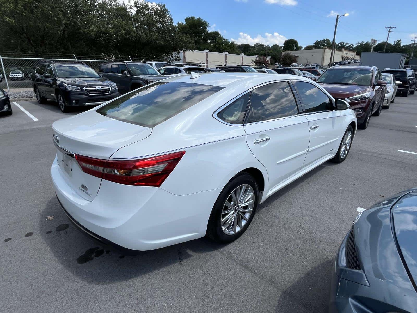 2017 Toyota Avalon Hybrid Limited 2