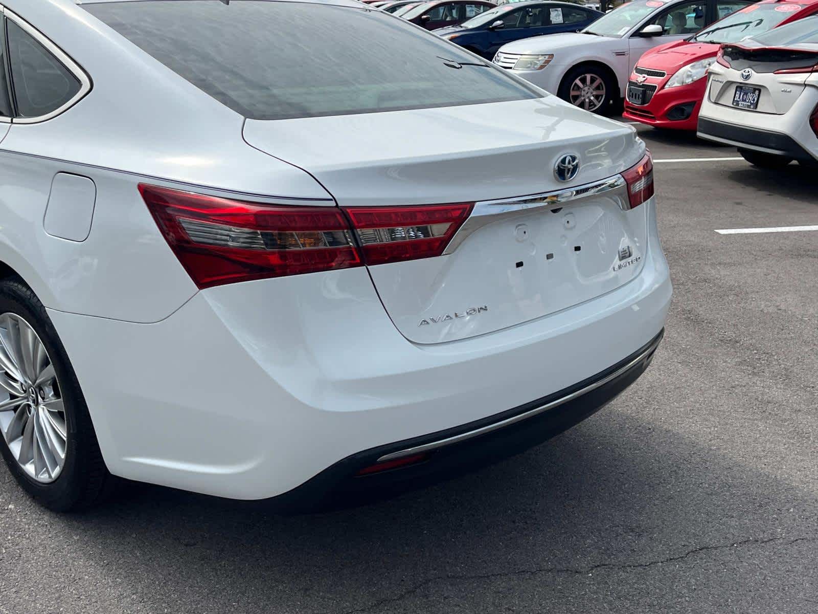 2017 Toyota Avalon Hybrid Limited 14