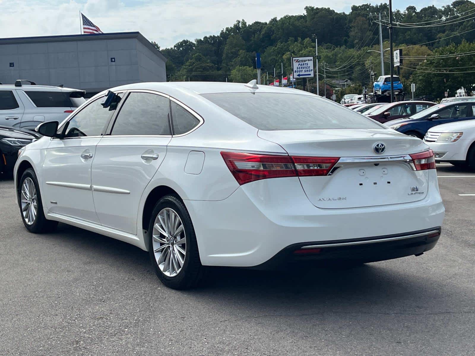 2017 Toyota Avalon Hybrid Limited 8