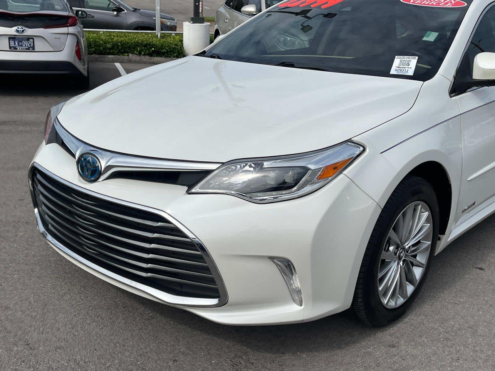 2017 Toyota Avalon Hybrid Limited 13