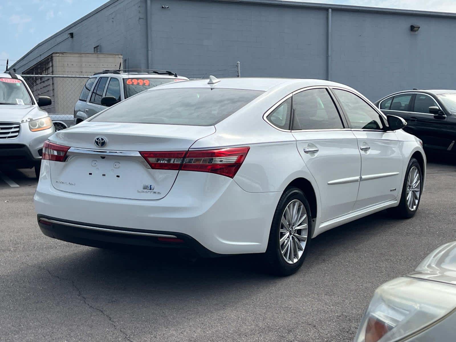 2017 Toyota Avalon Hybrid Limited 10