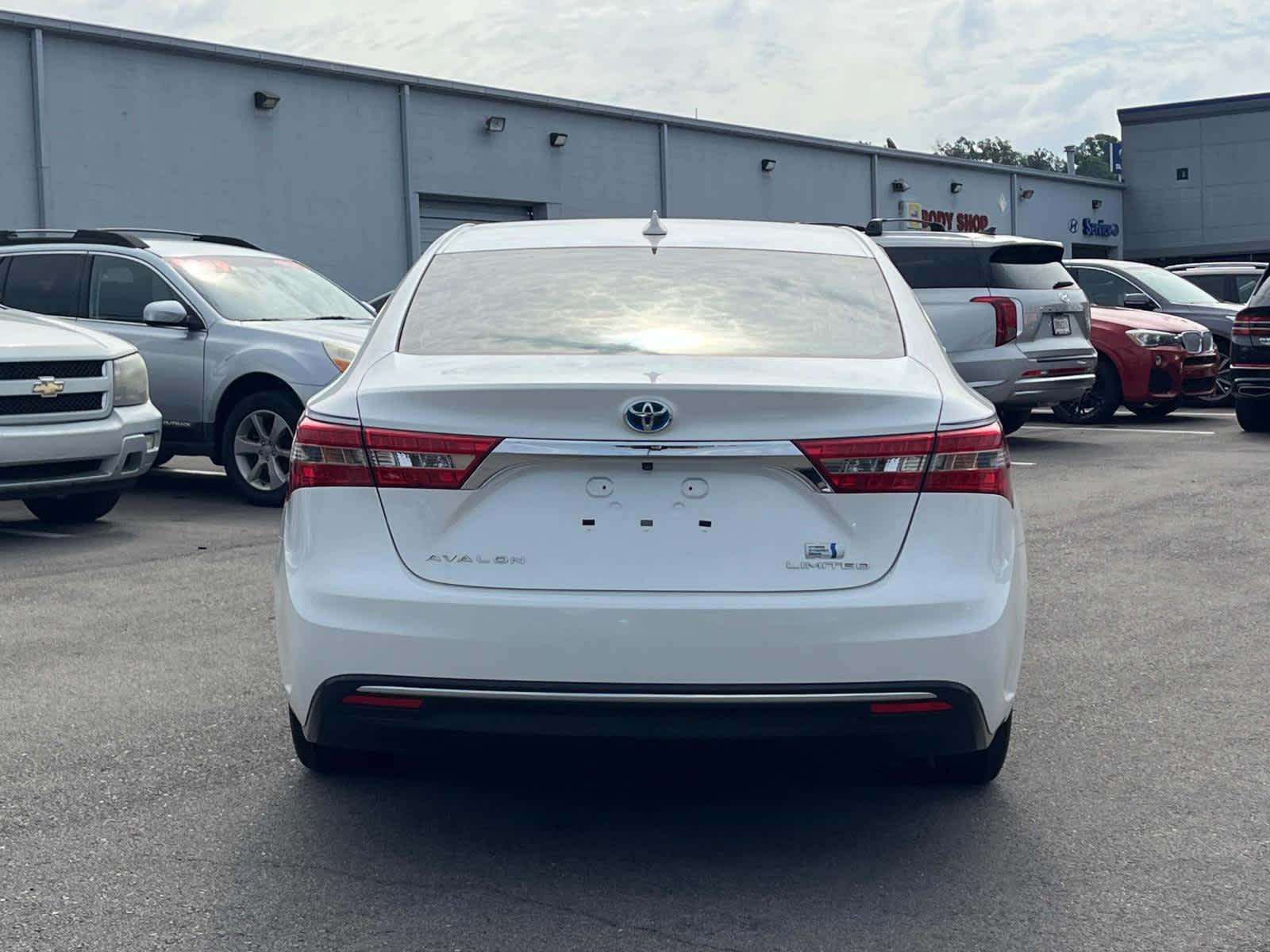 2017 Toyota Avalon Hybrid Limited 9