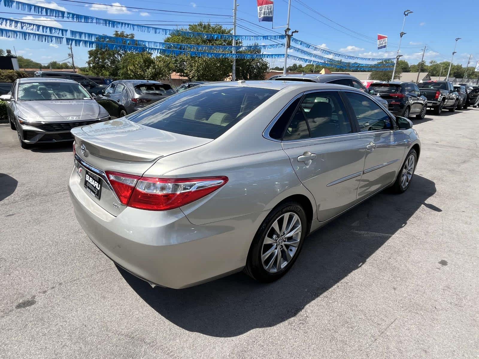 2016 Toyota Camry SE 8