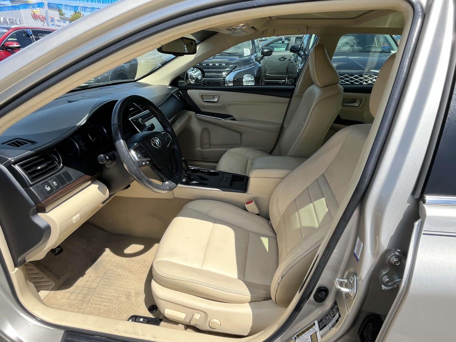 2016 Toyota Camry SE 15