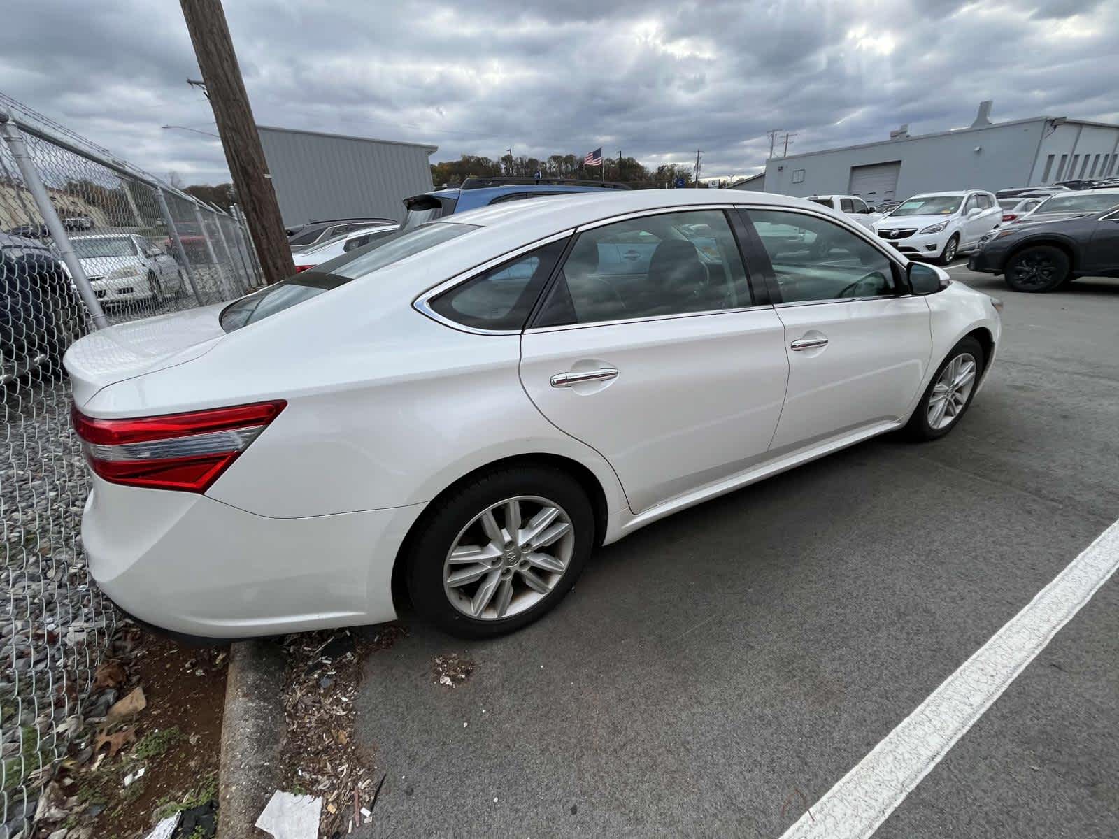 2013 Toyota Avalon XLE 4