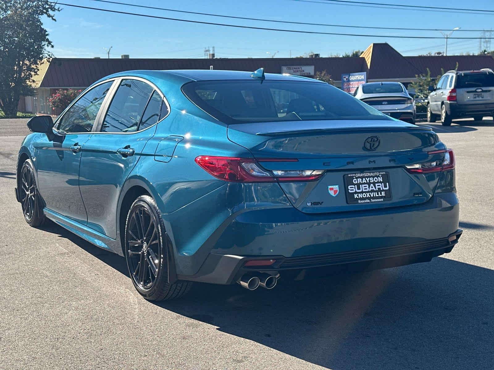 2025 Toyota Camry SE 6