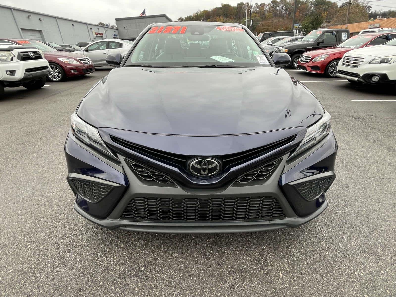 2021 Toyota Camry SE 3