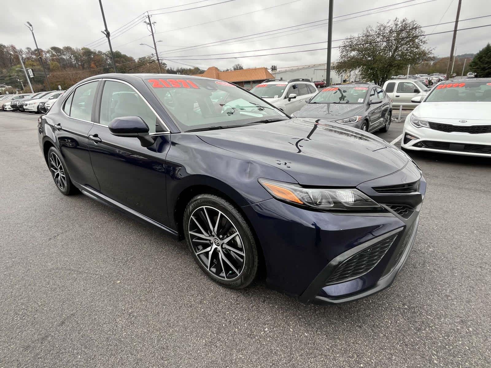 2021 Toyota Camry SE 2