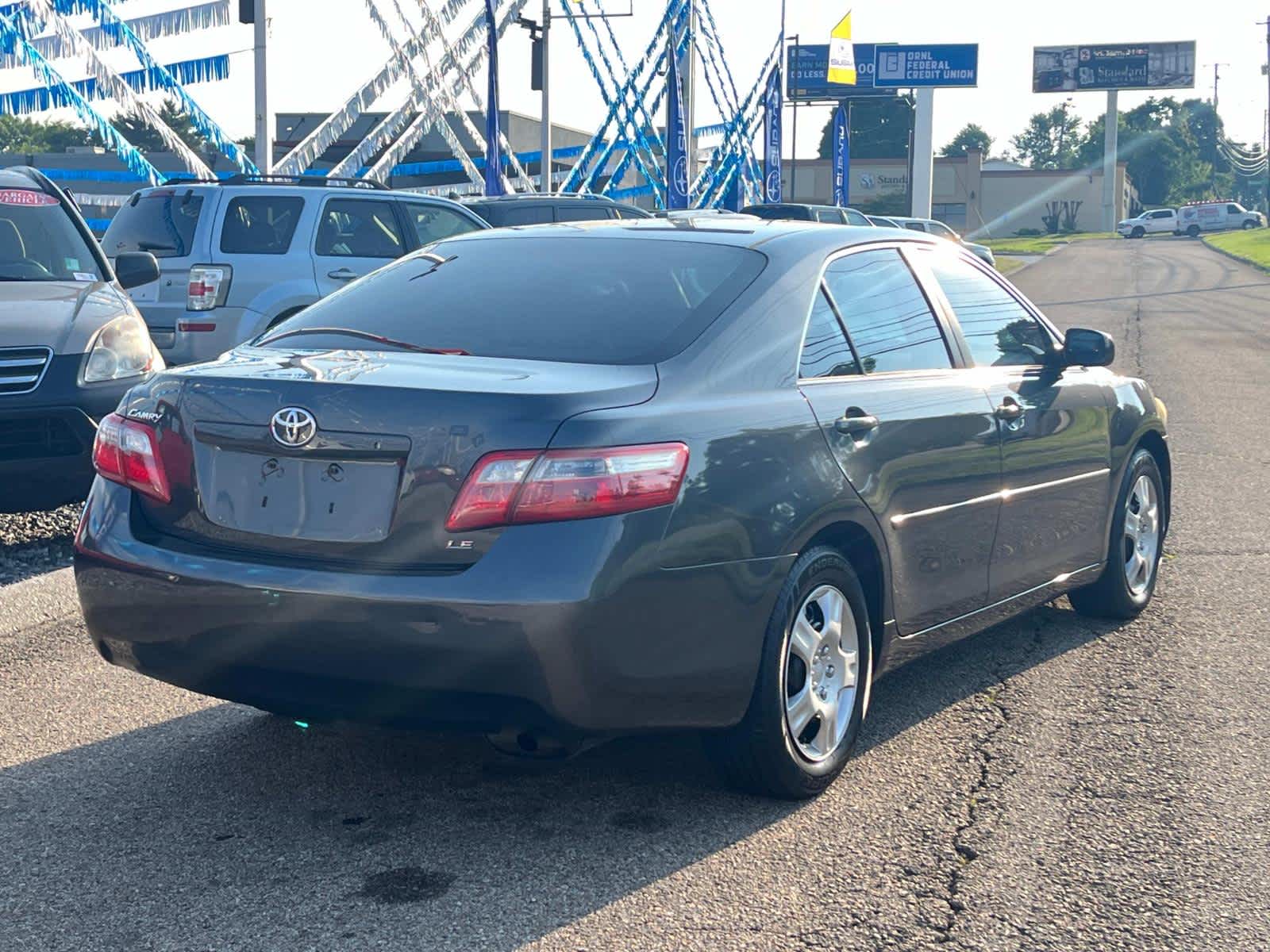 2009 Toyota Camry LE 8