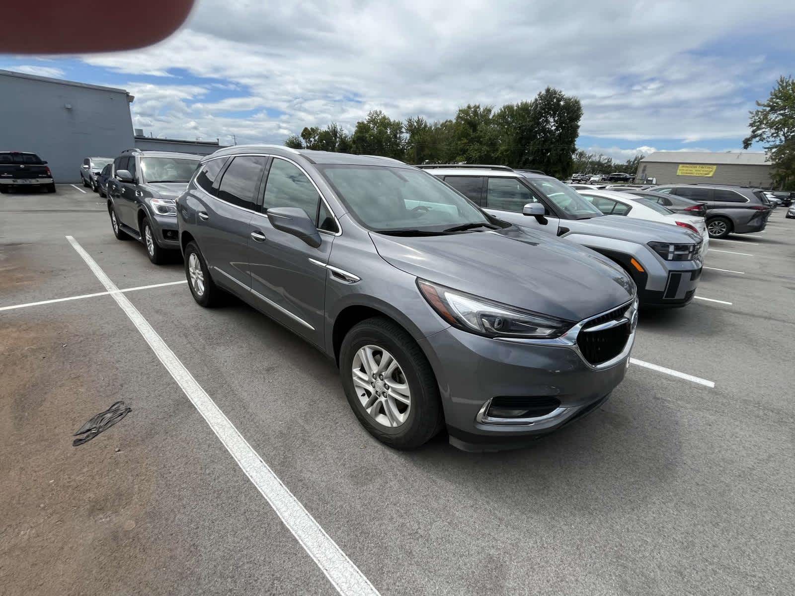 2019 Buick Enclave Essence 2