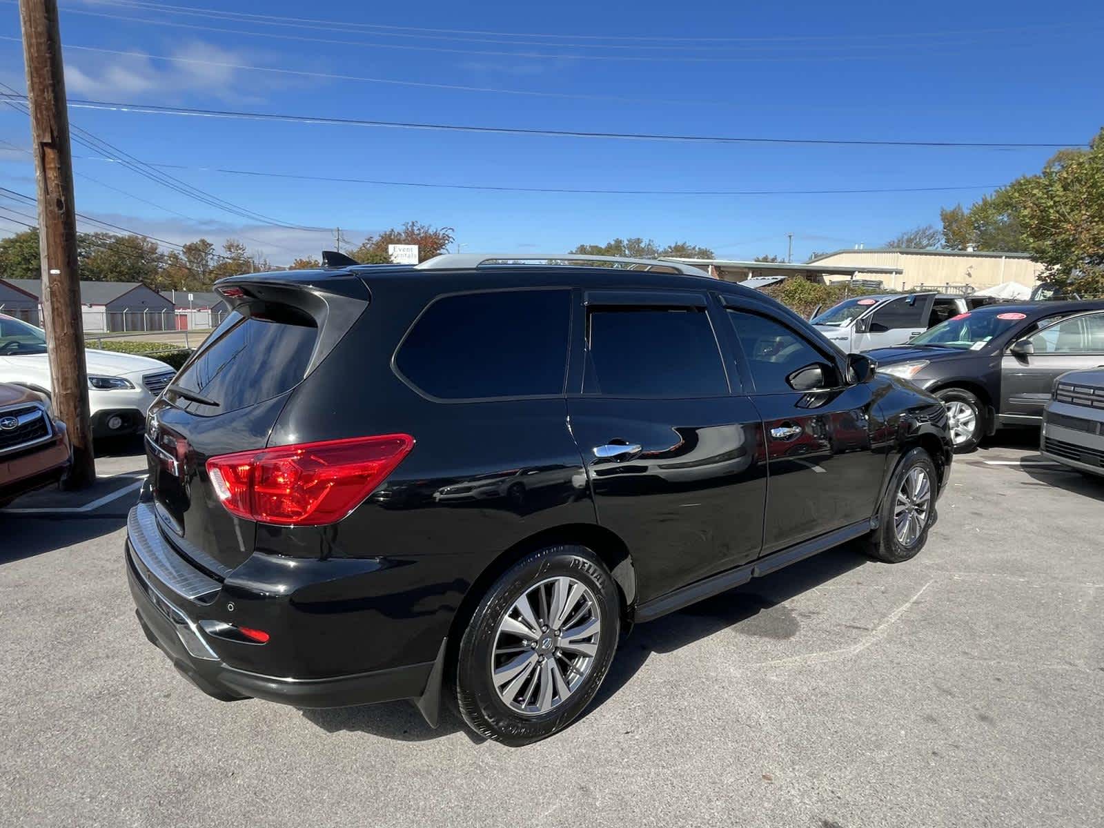 2020 Nissan Pathfinder S 8