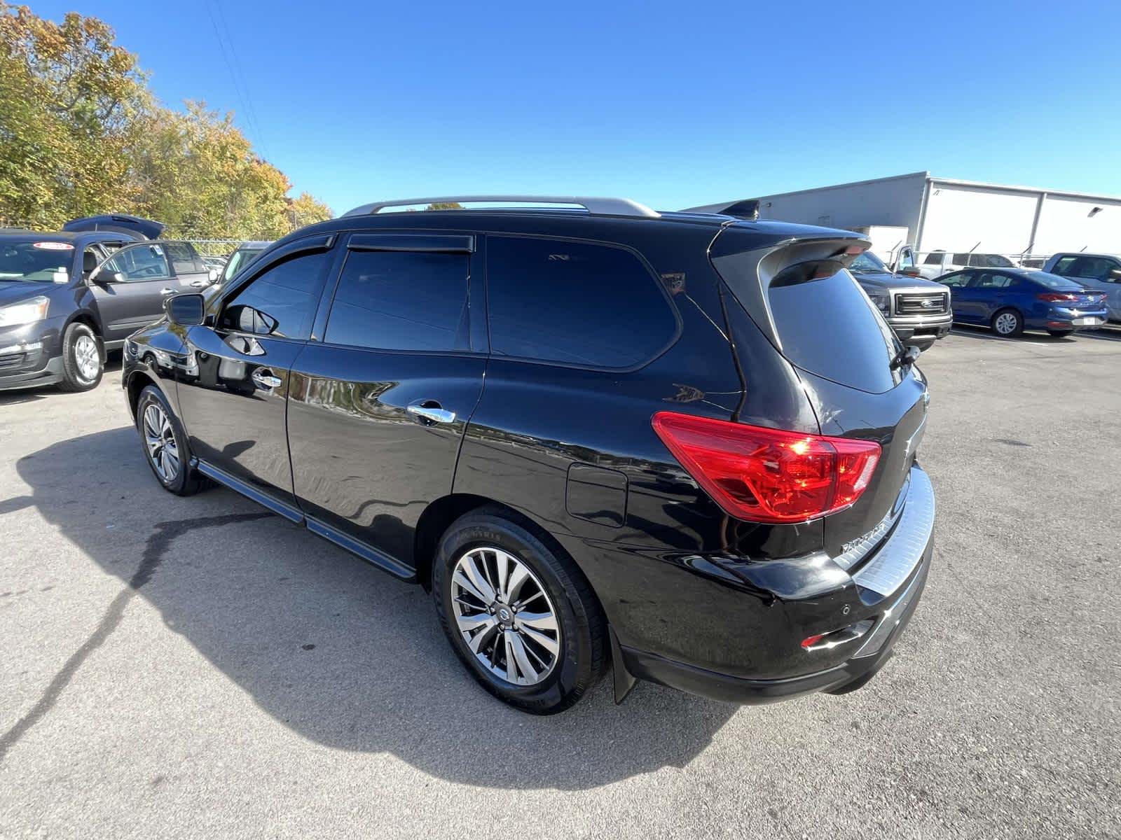 2020 Nissan Pathfinder S 6