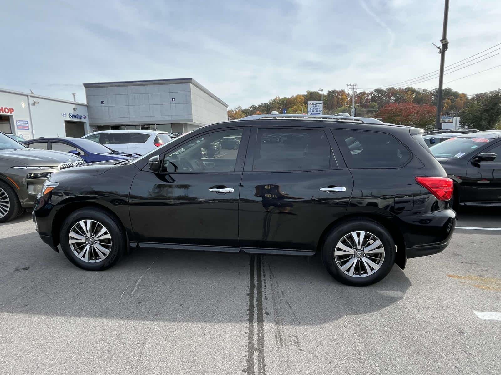 2019 Nissan Pathfinder S 5