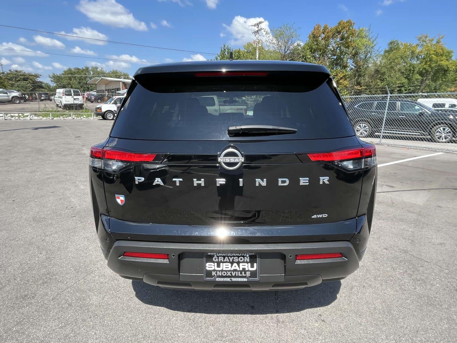 2023 Nissan Pathfinder S 7