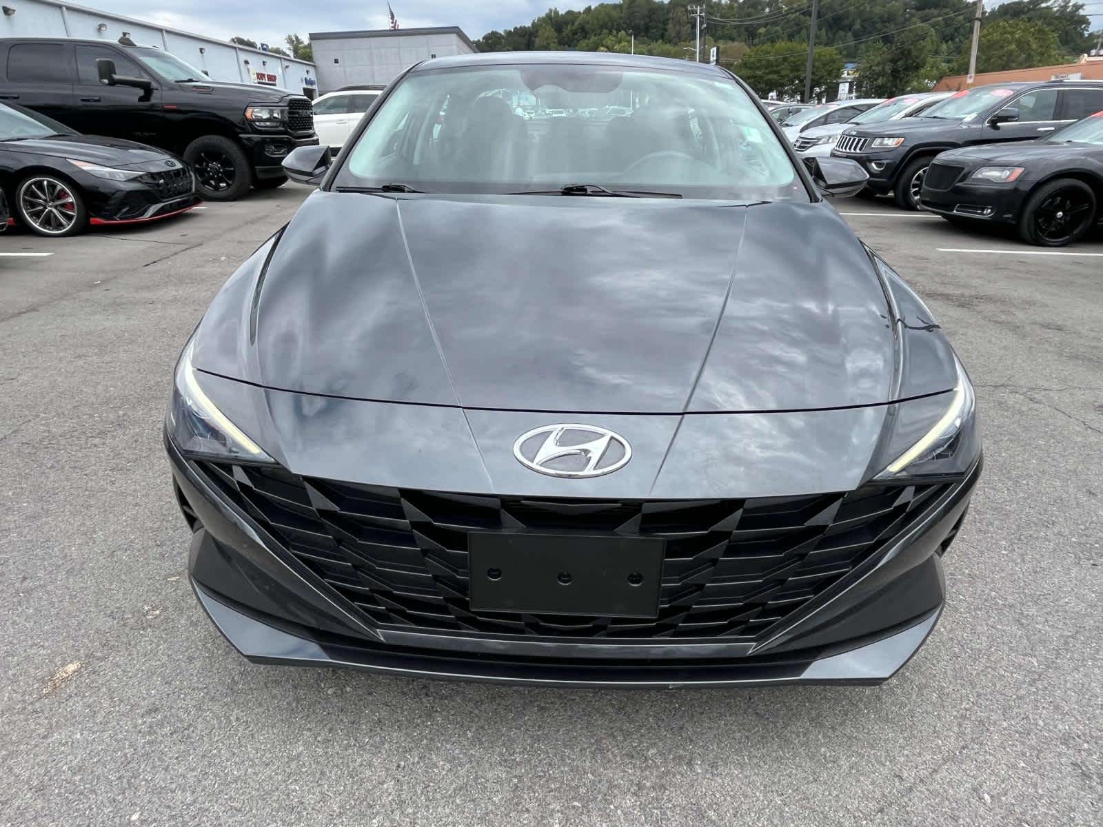 2022 Hyundai Elantra SEL 3