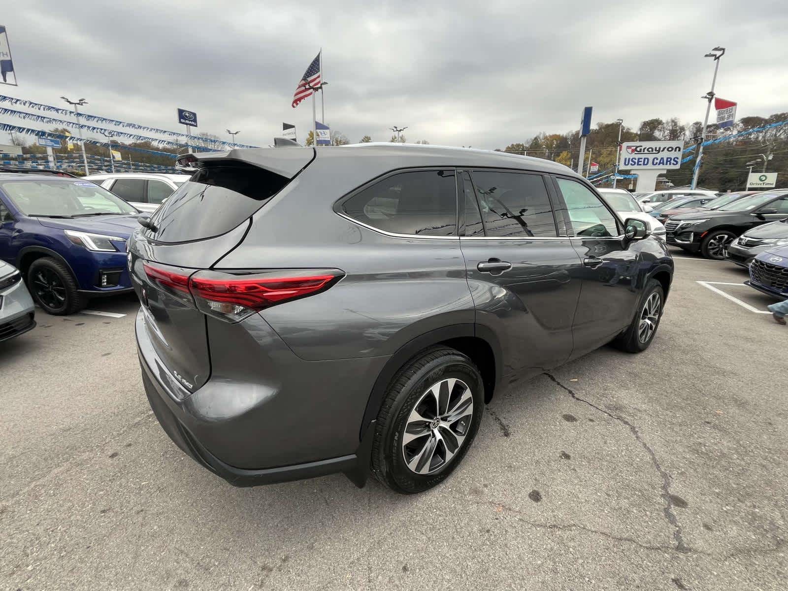 2021 Toyota Highlander XLE 8