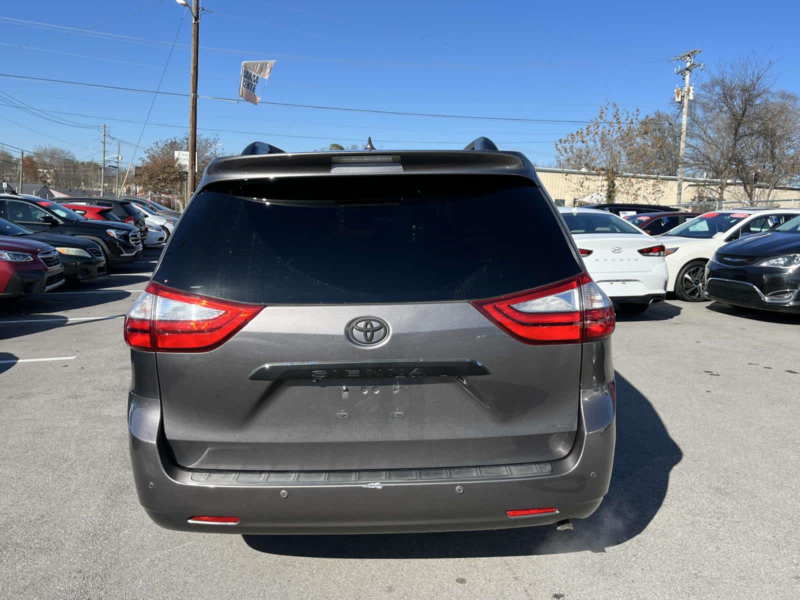 2015 Toyota Sienna XLE AAS 7