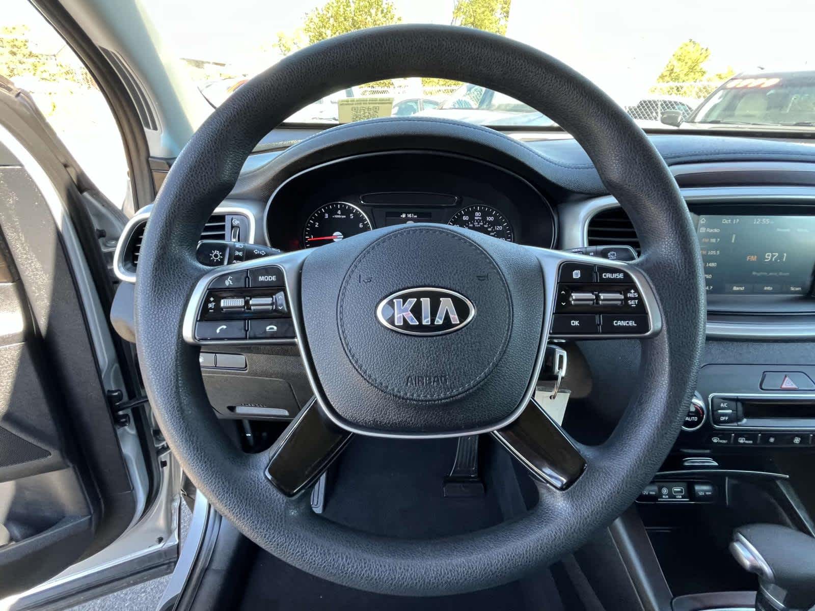 2019 Kia Sorento LX V6 23