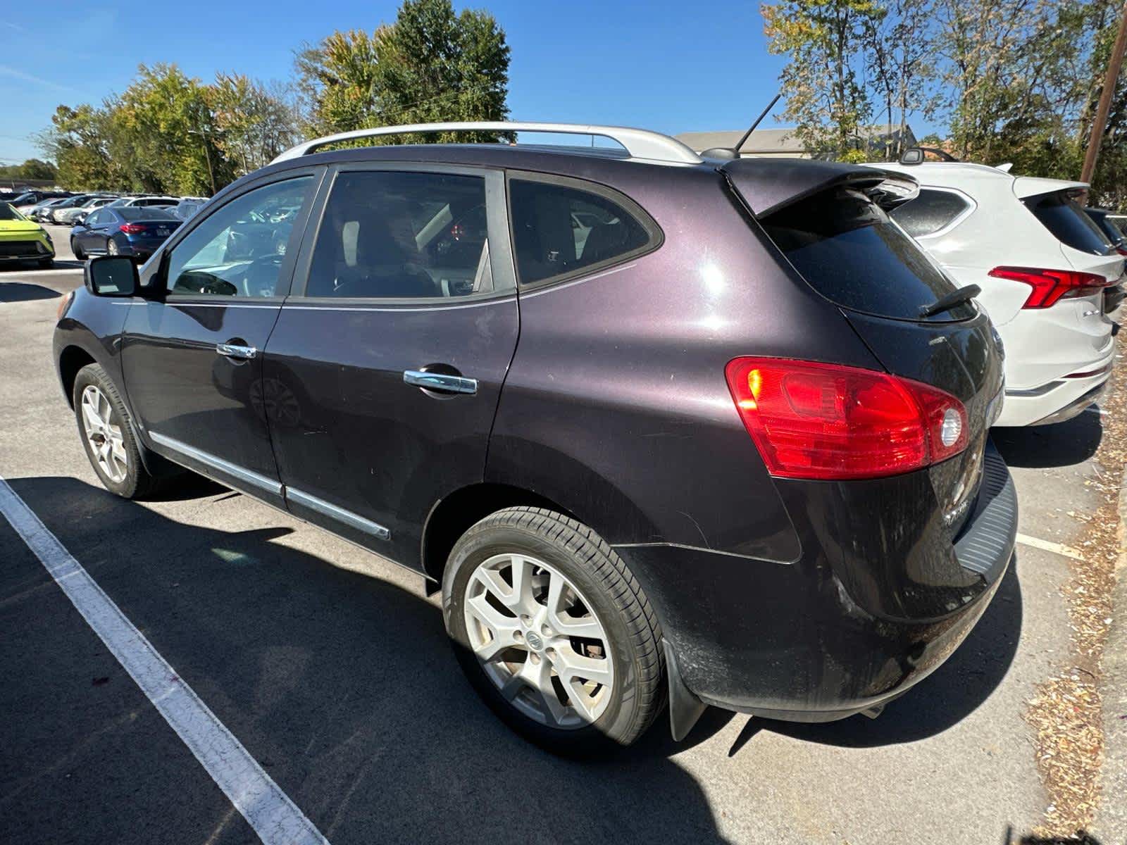 2011 Nissan Rogue SV 2