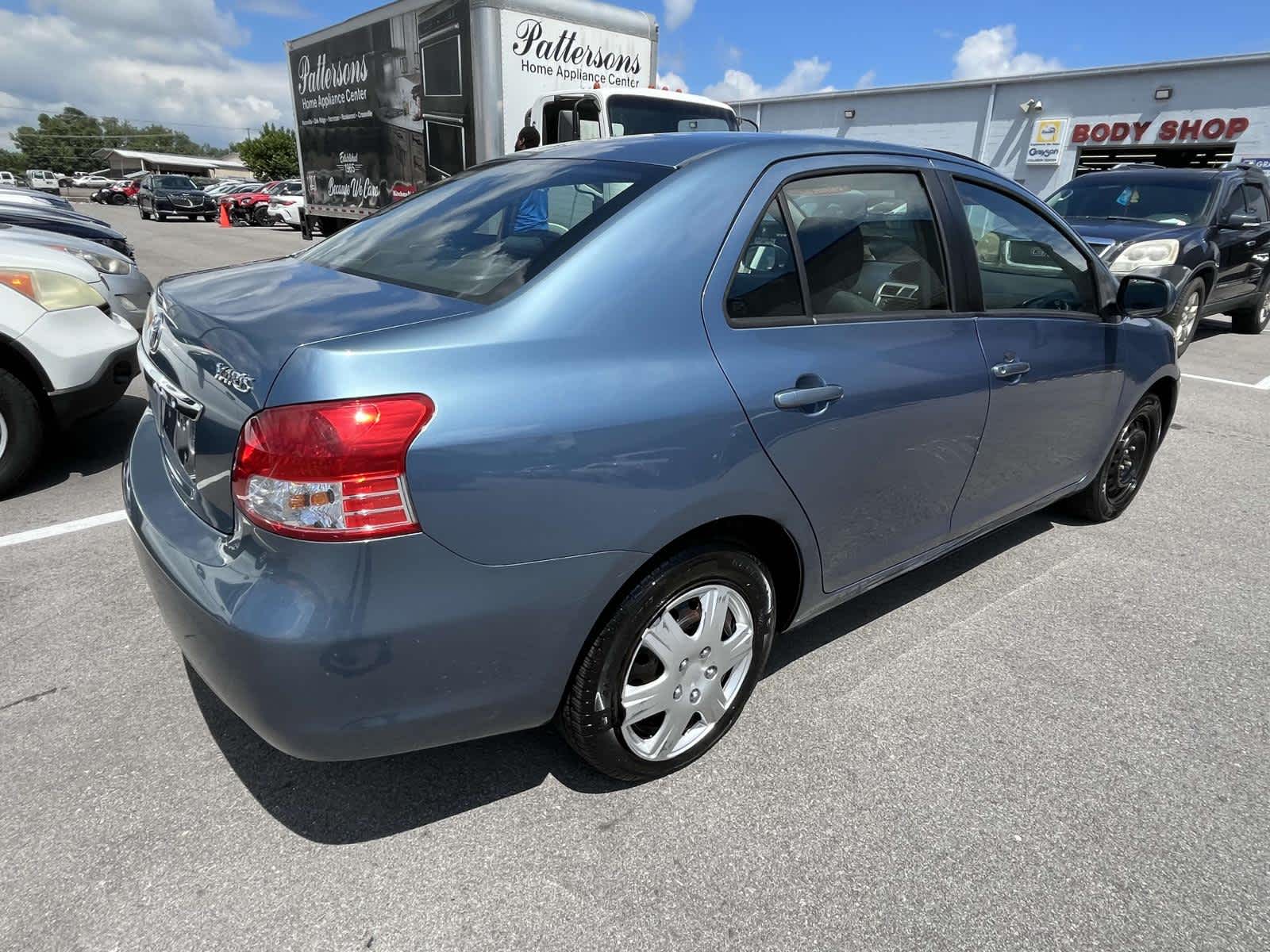 2012 Toyota Yaris  8