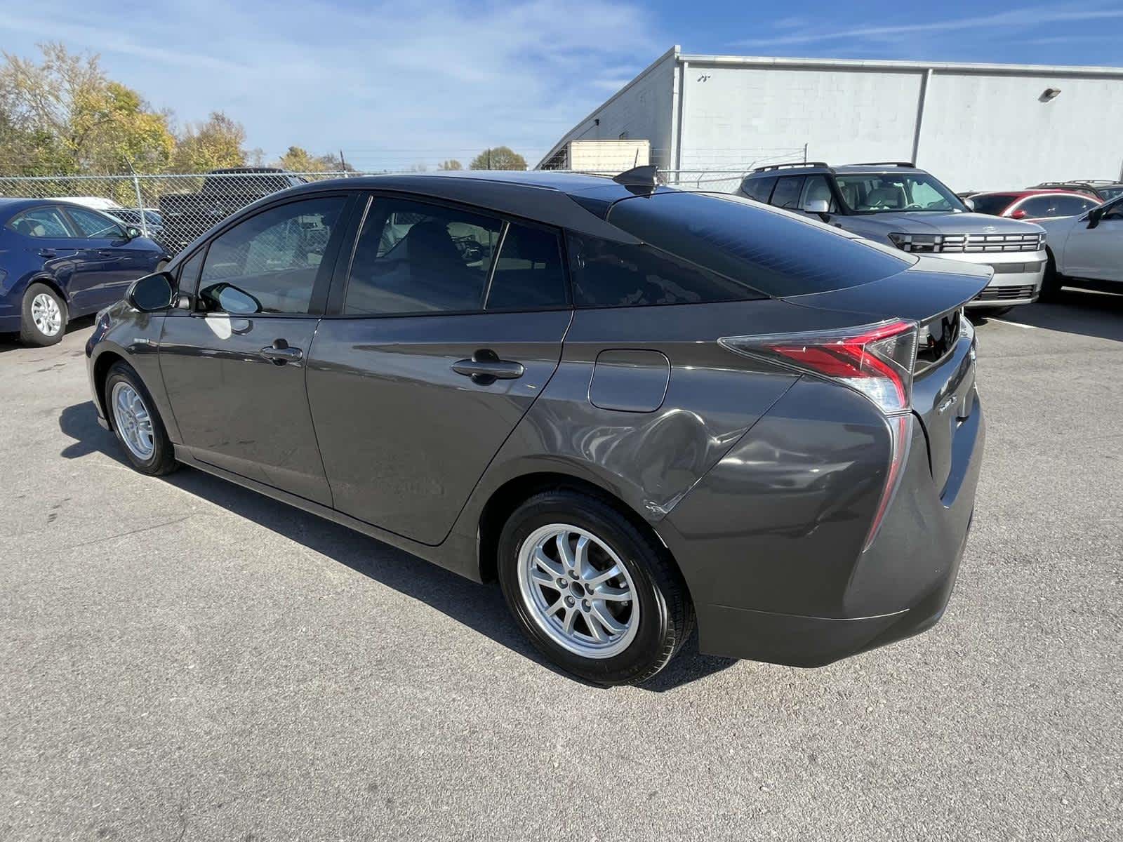 2018 Toyota Prius One 6