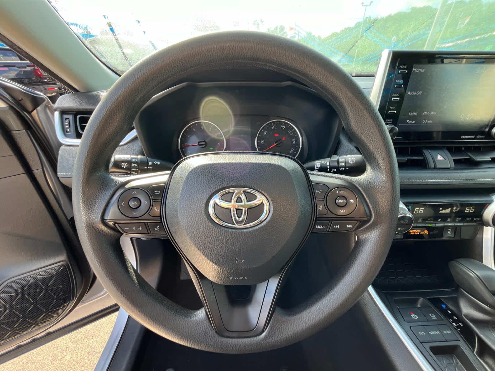 2019 Toyota RAV4 XLE 15