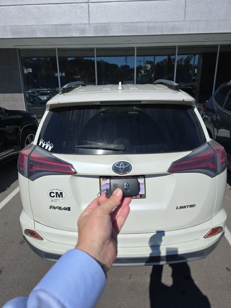 2017 Toyota RAV4 Limited 3