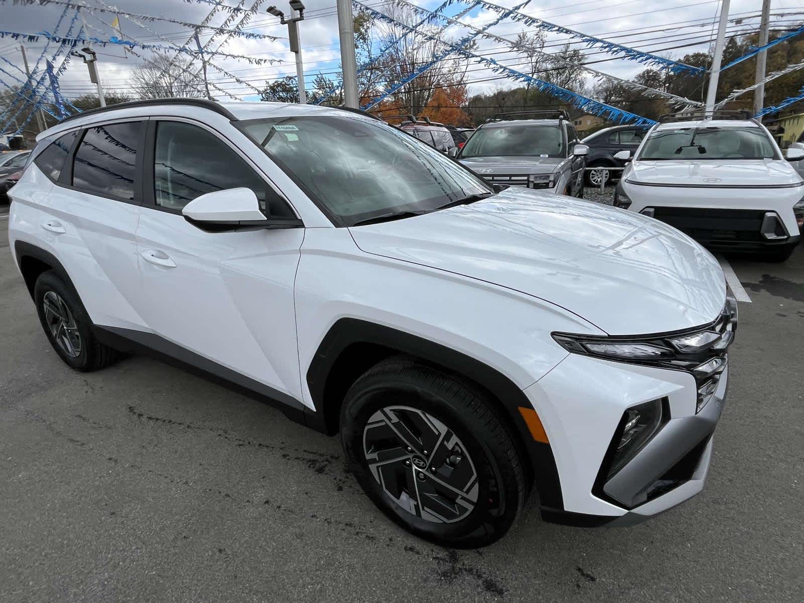 2025 Hyundai Tucson Hybrid Blue 2