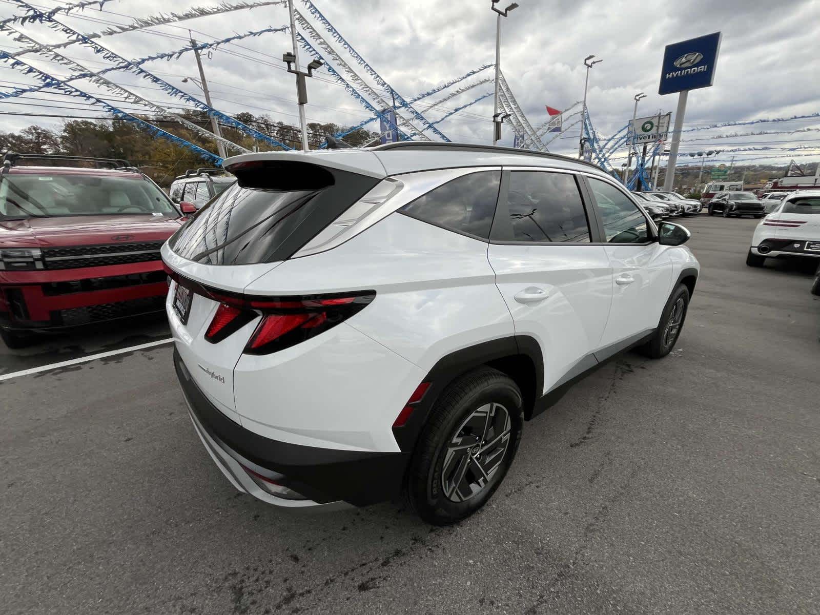 2025 Hyundai Tucson Hybrid Blue 8