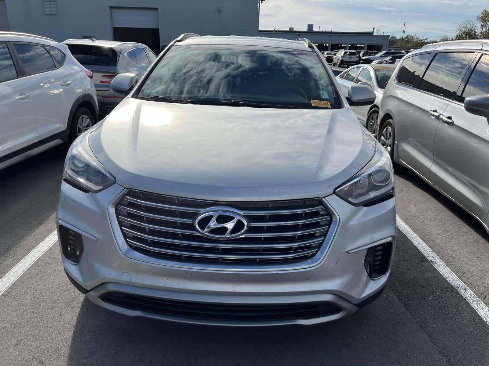 2018 Hyundai Santa Fe SE 2