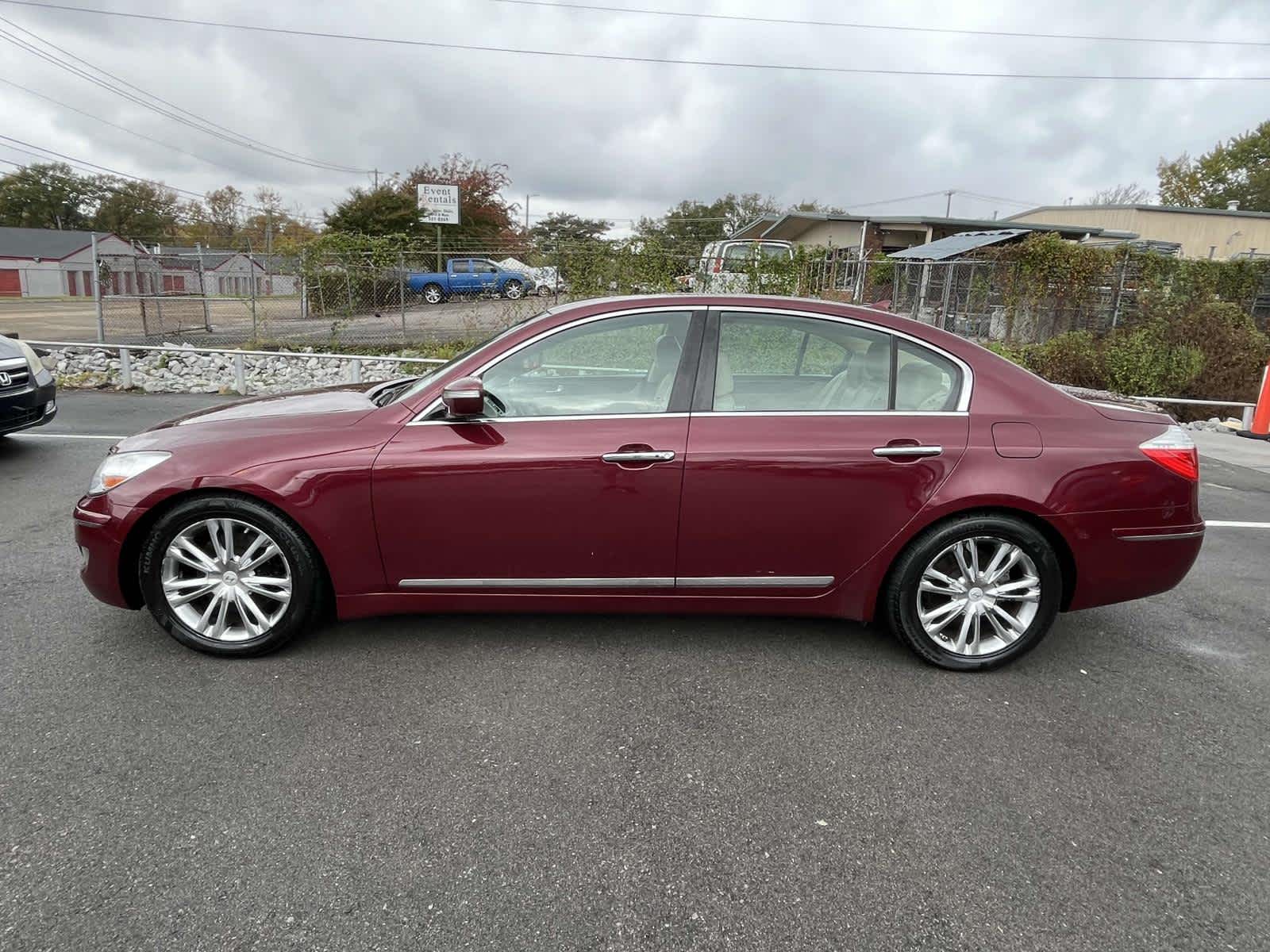 2011 Hyundai Genesis 4DR SDN V8 5