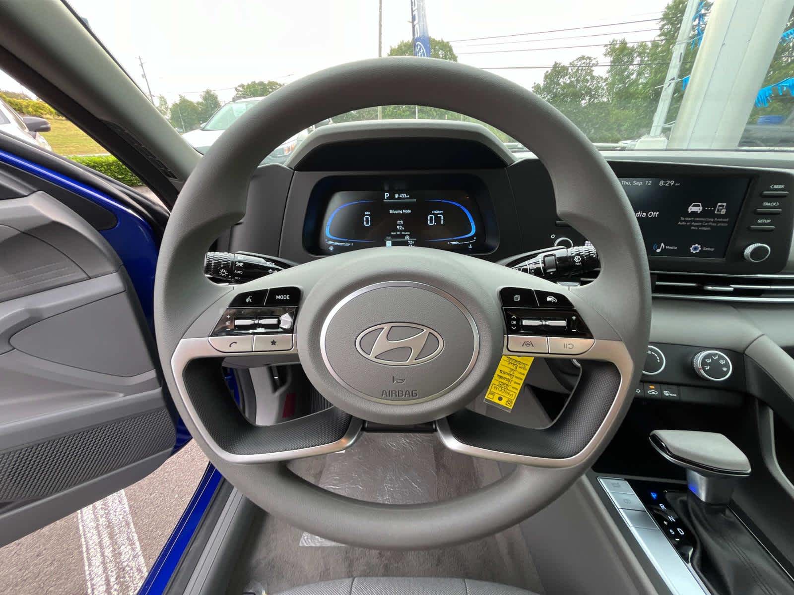 2025 Hyundai Elantra Essential 11