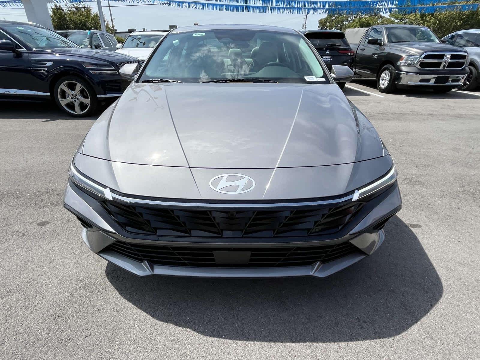 2024 Hyundai Elantra Limited 3