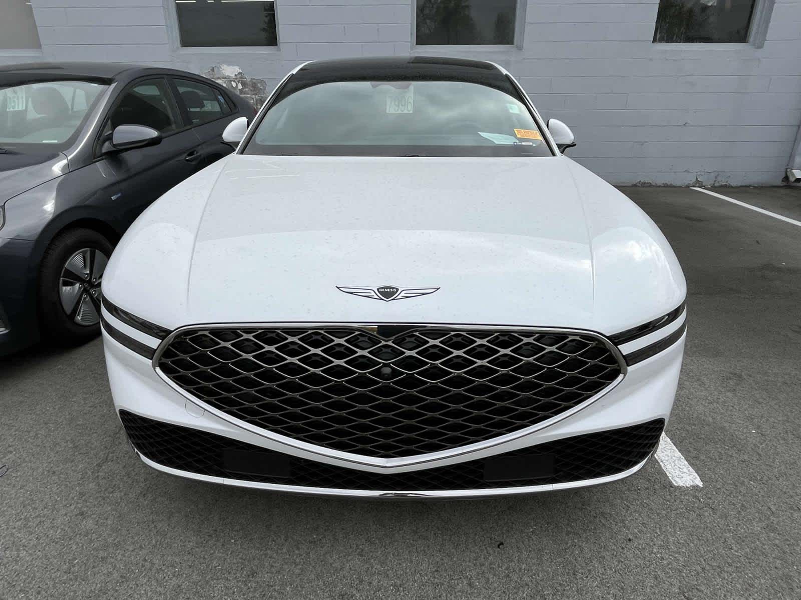 2023 Genesis G90 e-SC 3