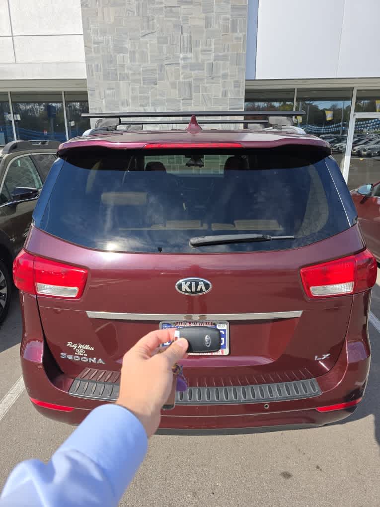 2017 Kia Sedona LX 3