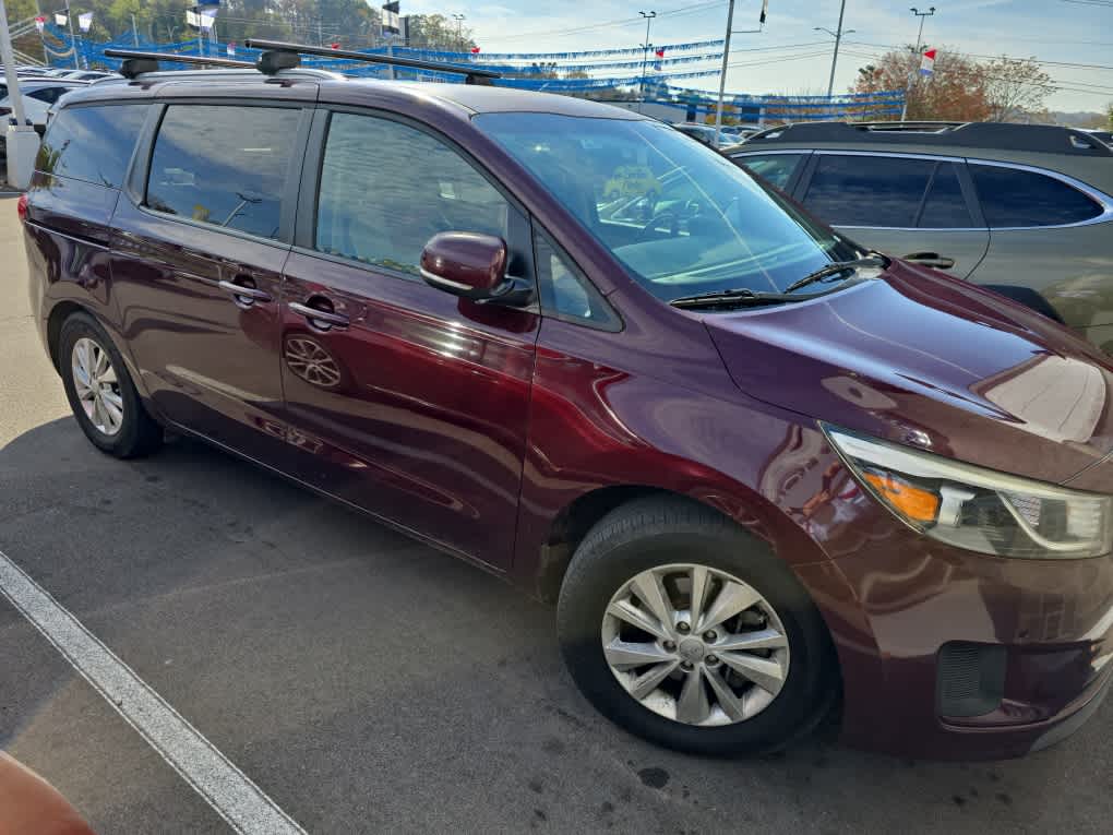 2017 Kia Sedona LX 2